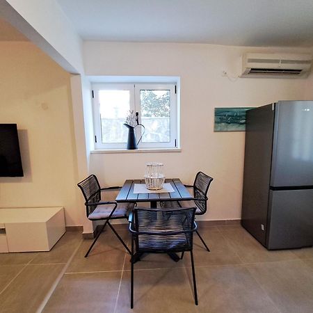 Apartments Ivanka Supetar Exterior photo